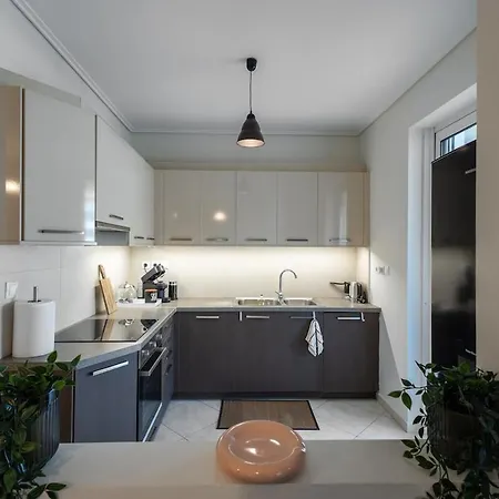 Dazzling And Stylish 2br In Marousi *