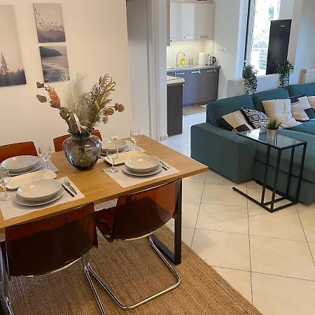 Dazzling And Stylish 2br In Marousi * Athens